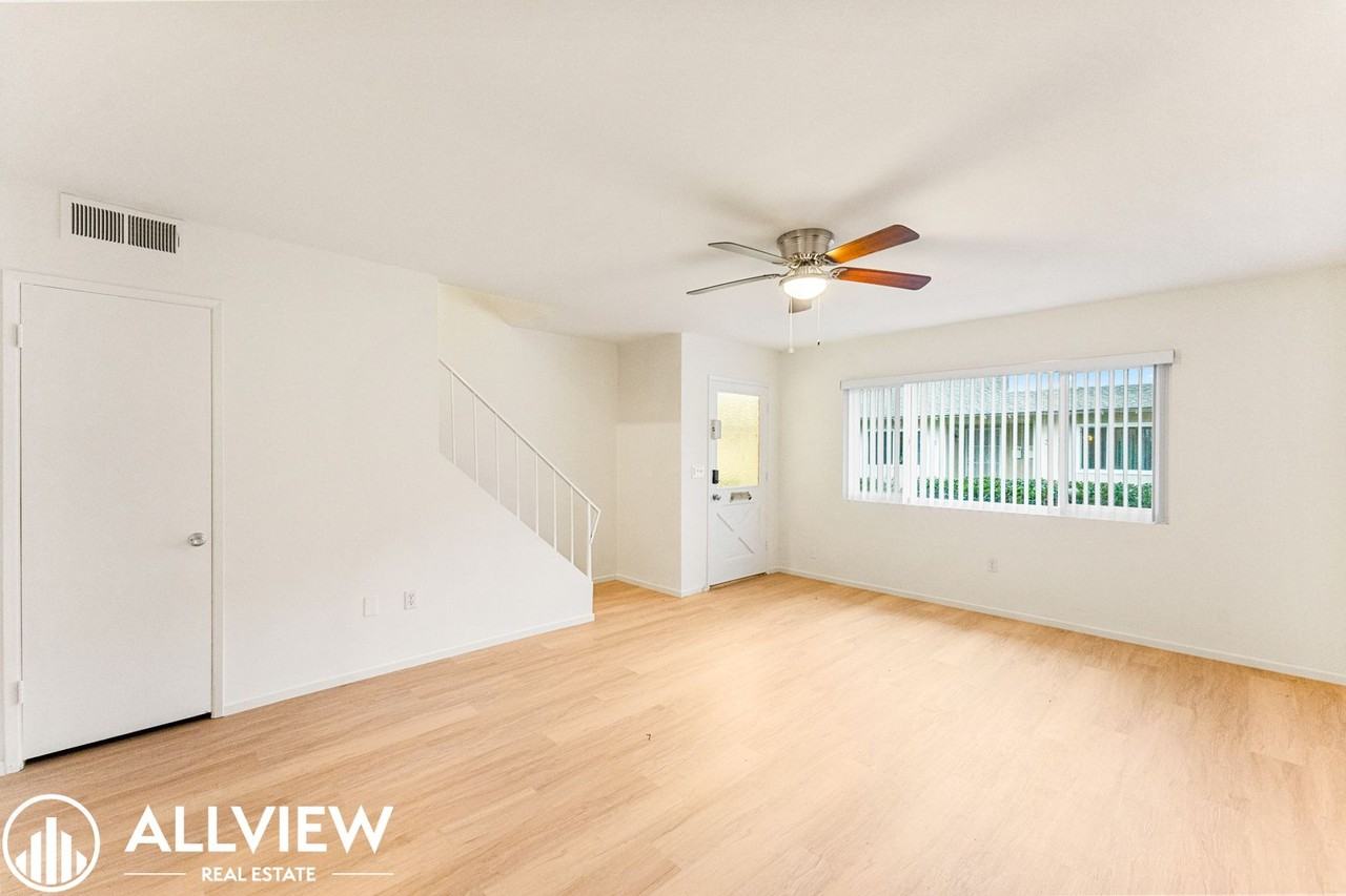 16572 Sabot Ln - Photo 5 of 18