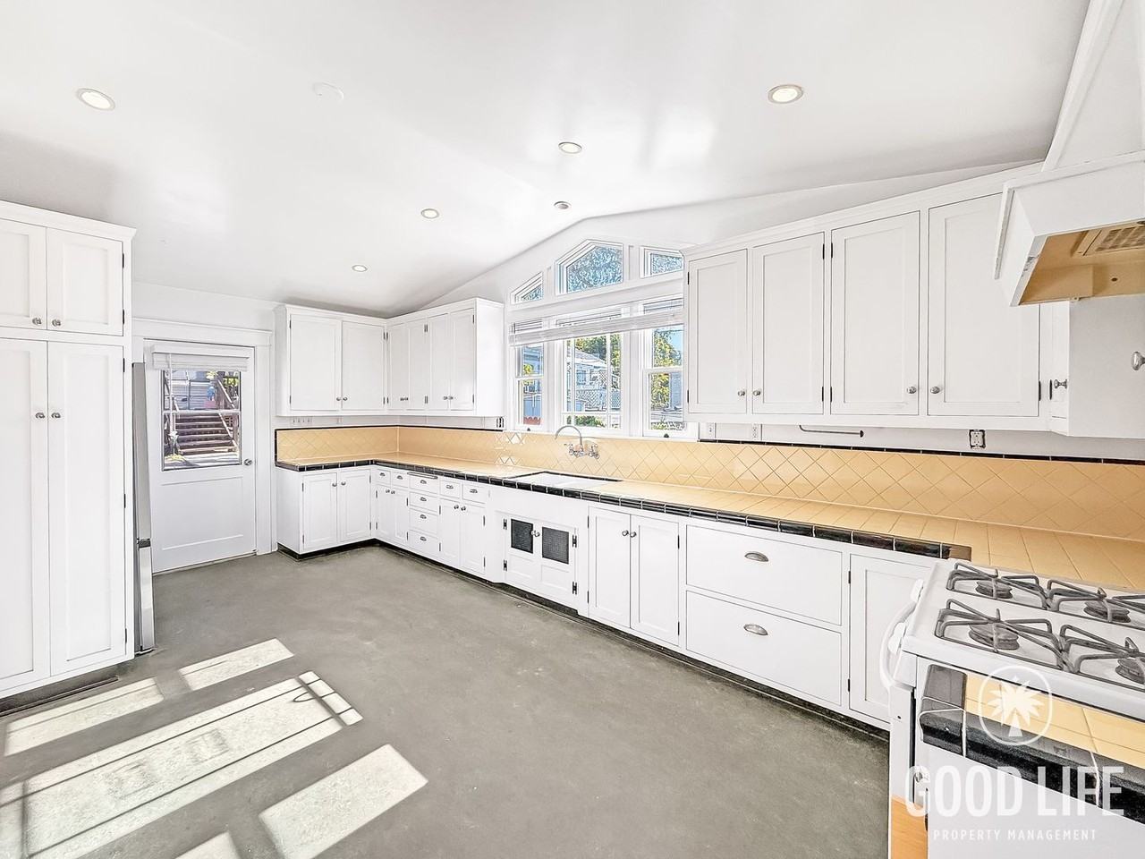 3659 Alabama St - Photo 2 of 20