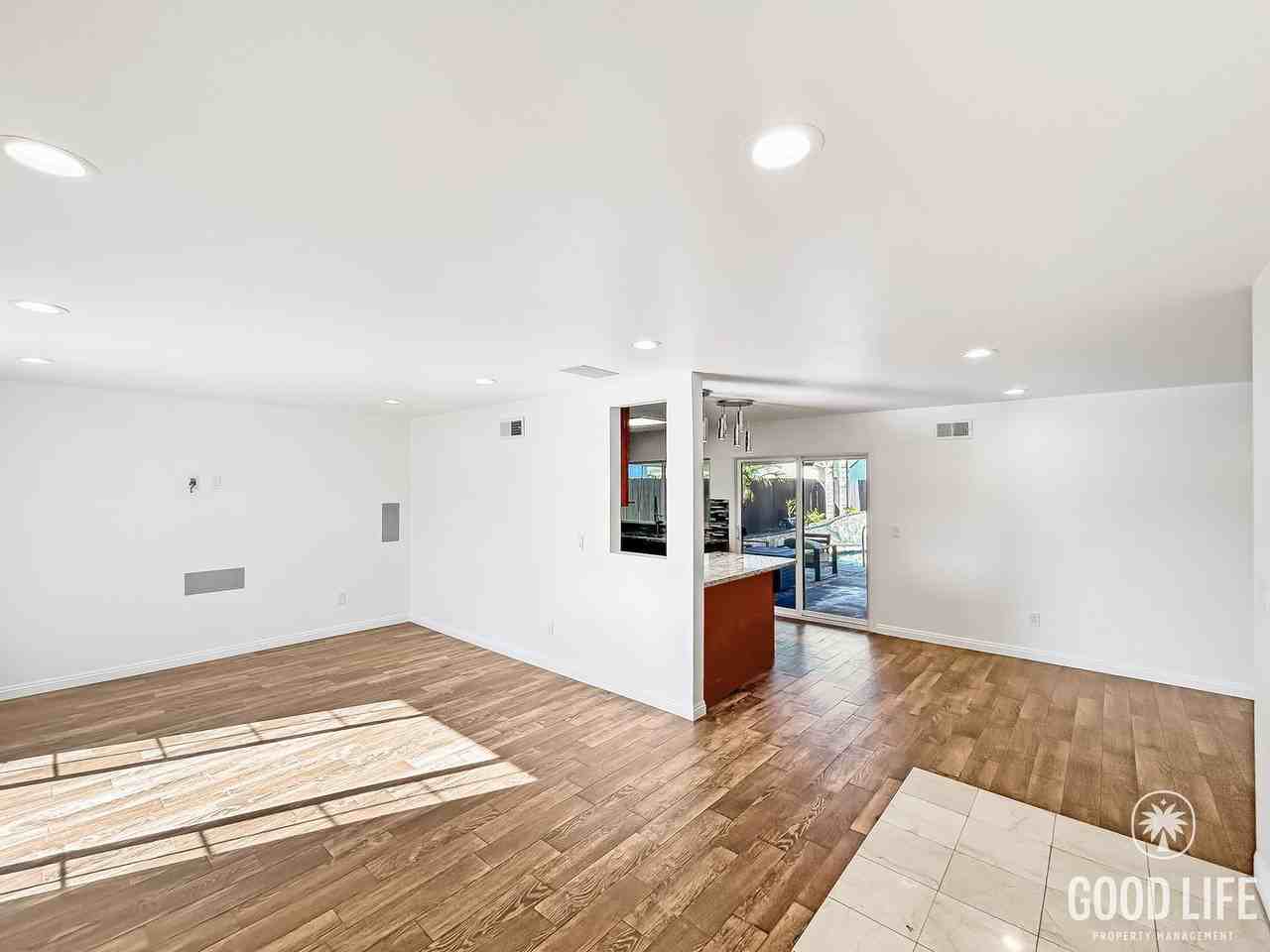 7012 Forum St - Photo 2 of 24