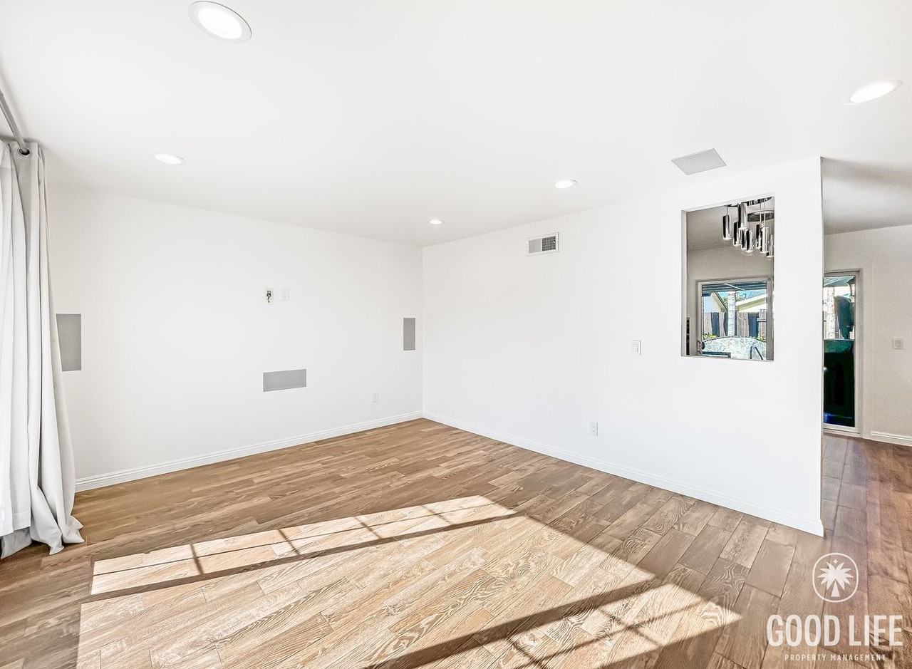 7012 Forum St - Photo 3 of 24