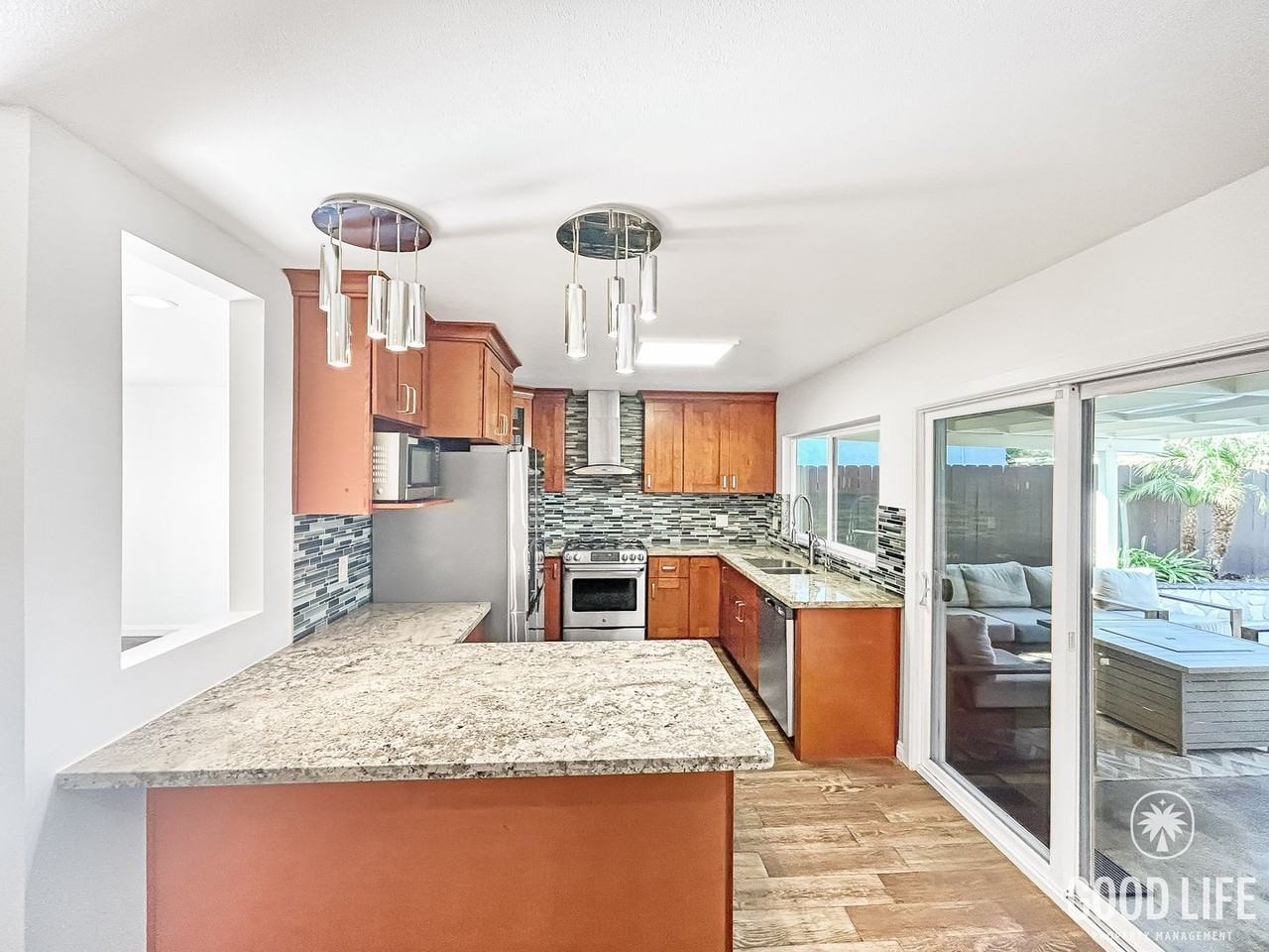 7012 Forum St - Photo 6 of 24