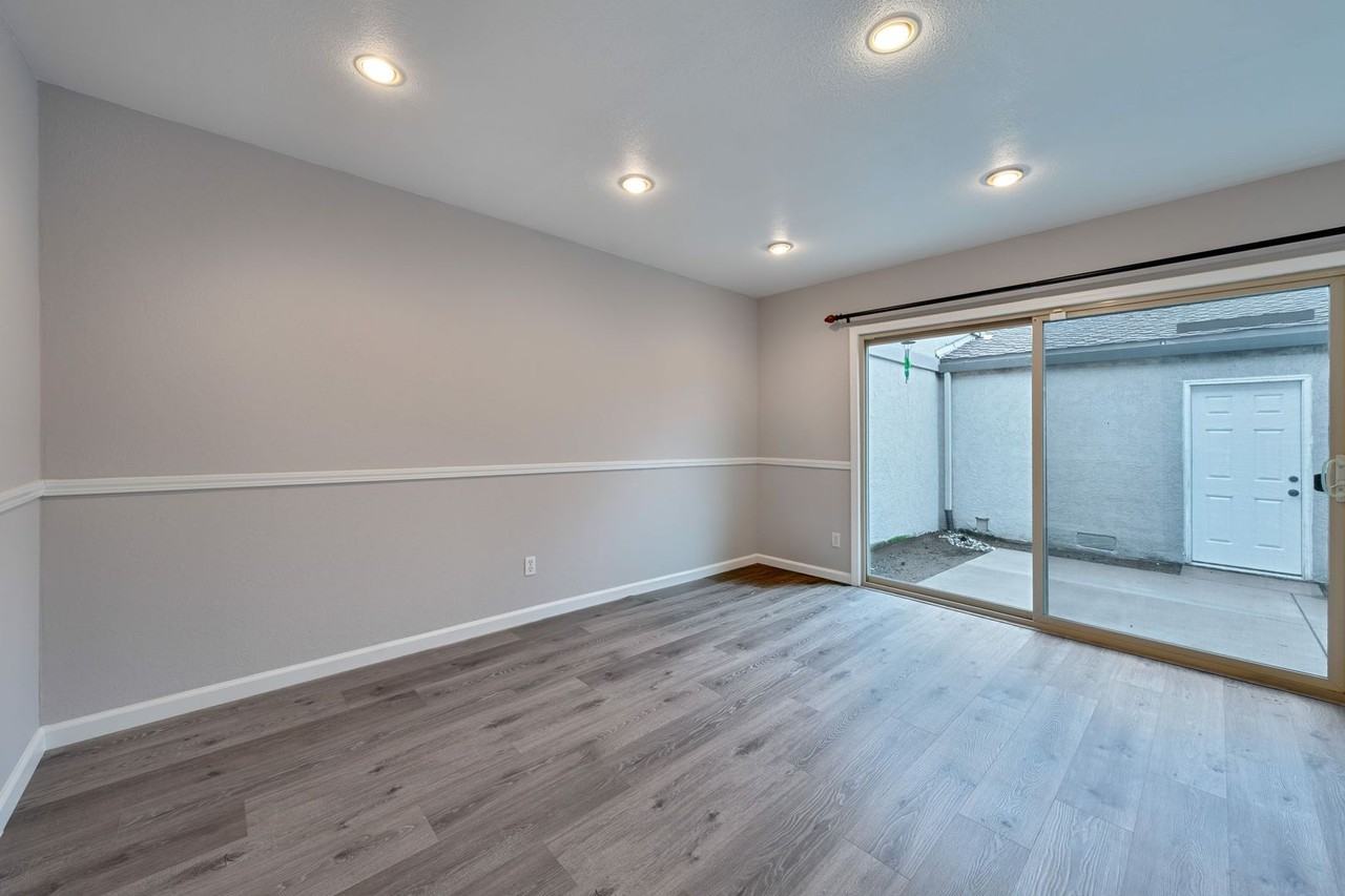 317 Bridge Pl - Photo 6 of 36