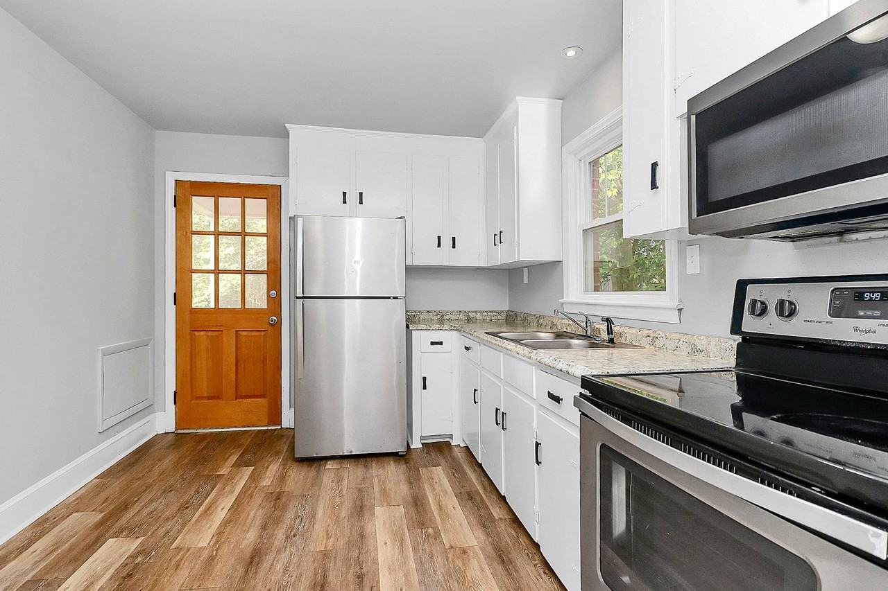 1415 Springwood Ln - Photo 7 of 18