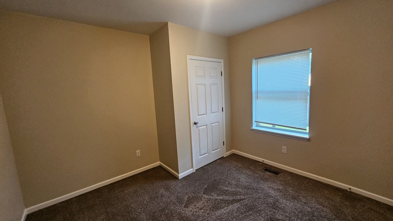 11 S Summit St #1 - Photo 2 of 12