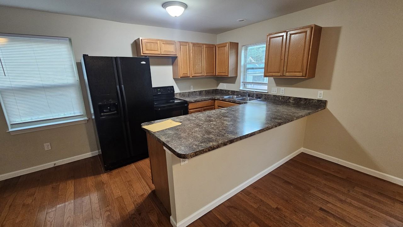 11 S Summit St #1 - Photo 6 of 12