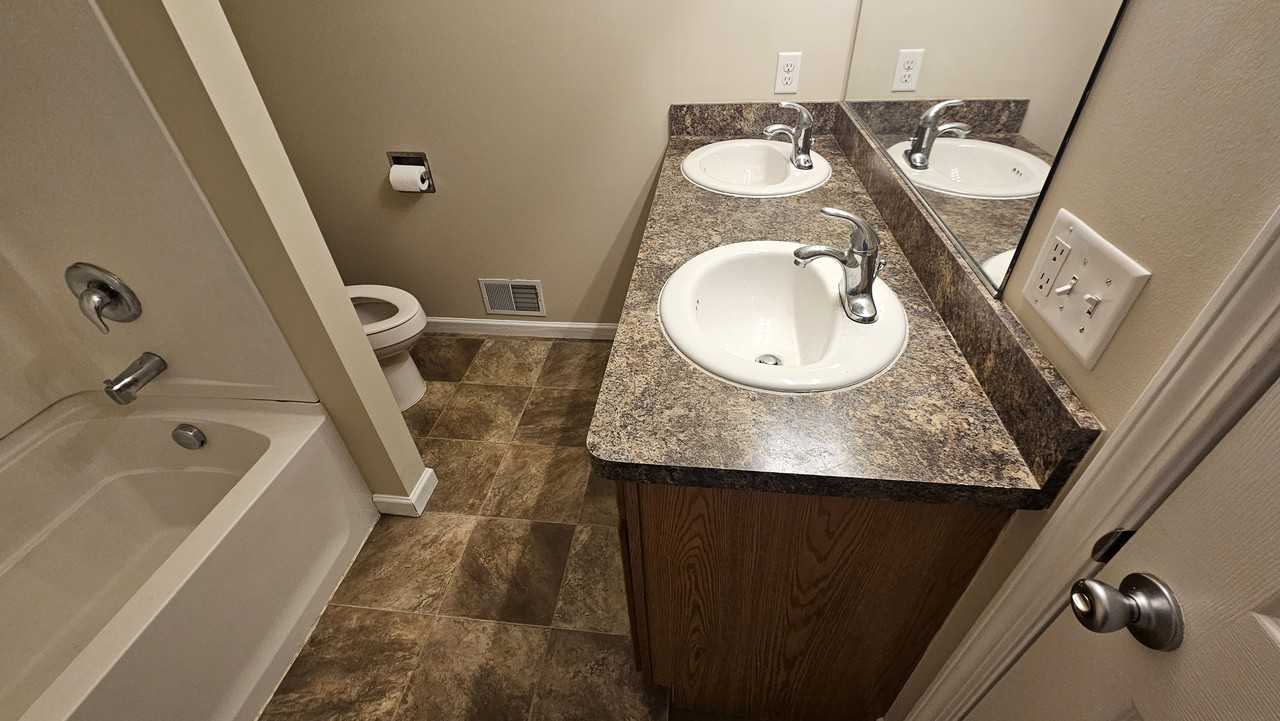 11 S Summit St #1 - Photo 2 of 20