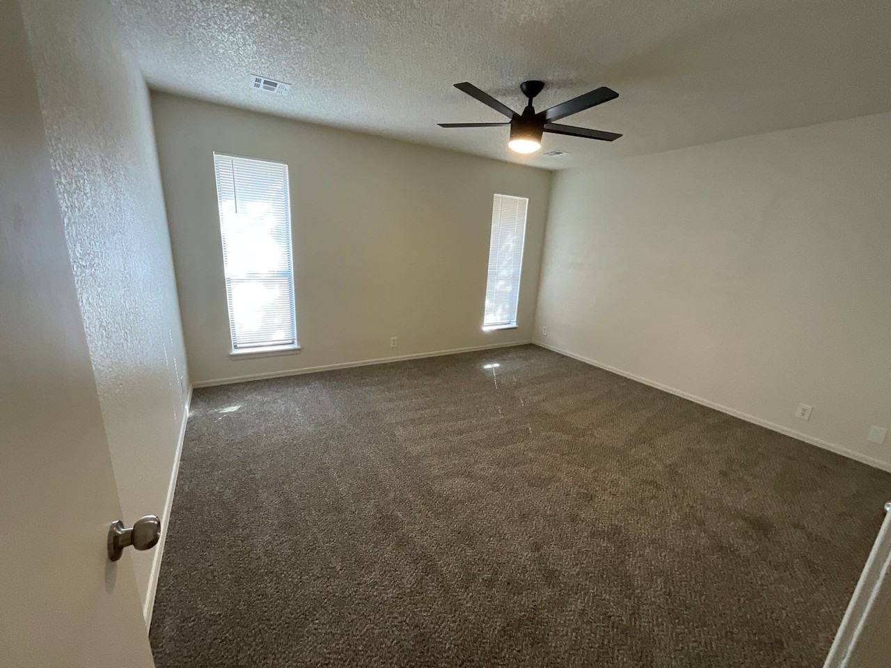 2801 Morgan Trl - Photo 2 of 11