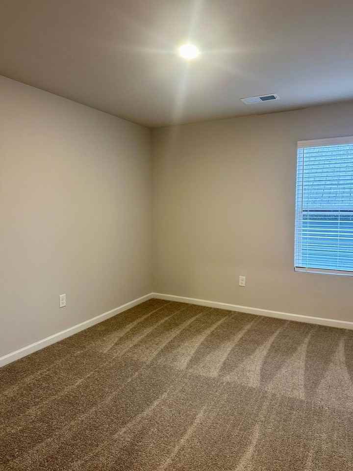 1015 Brookhaven Ln - Photo 7 of 11