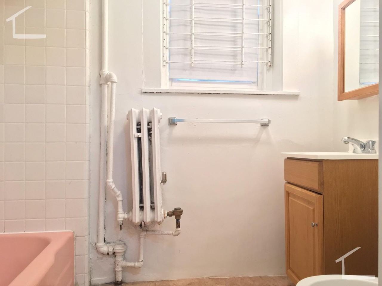 120 Sutherland Rd - Photo 4 of 5