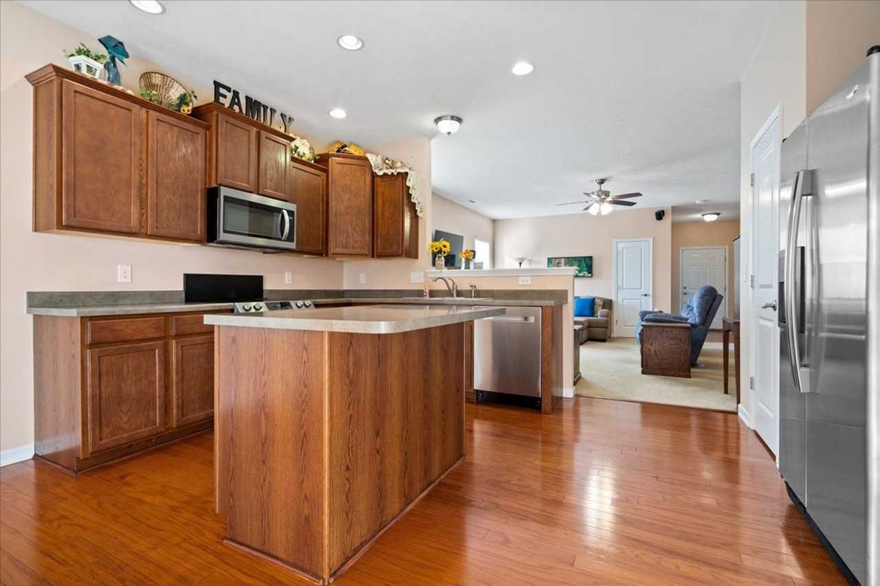 15328 Royal Grove Ct - Photo 7 of 32