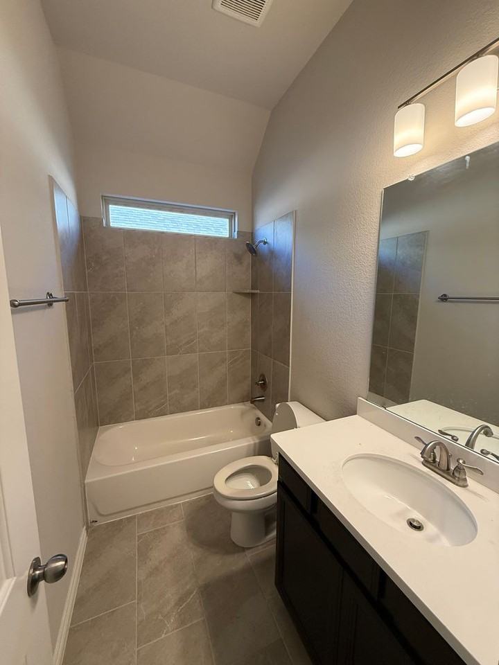 2125 Lake Pine Dr - Photo 3 of 17