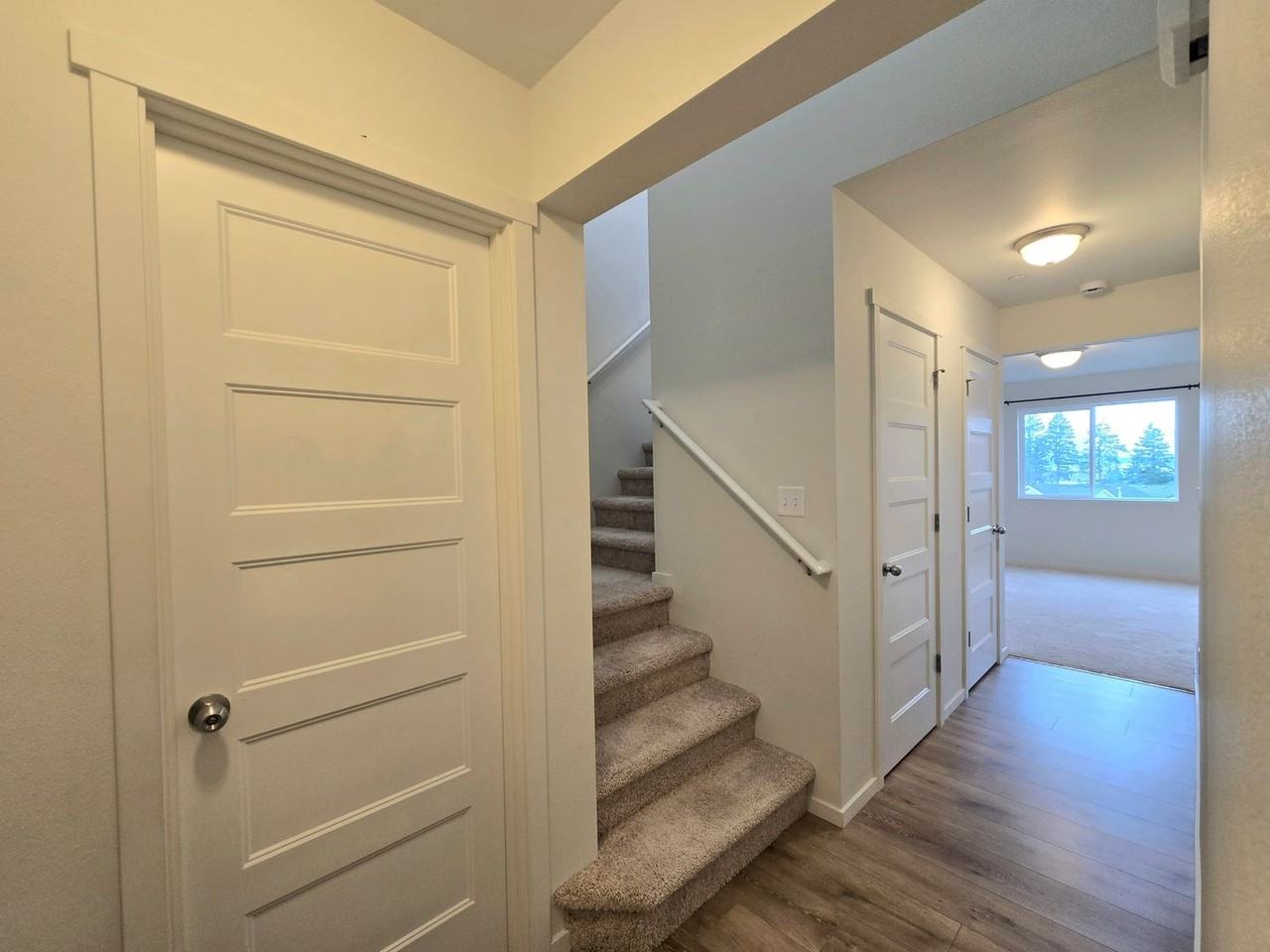 4306 68th Dr Ne - Photo 2 of 17