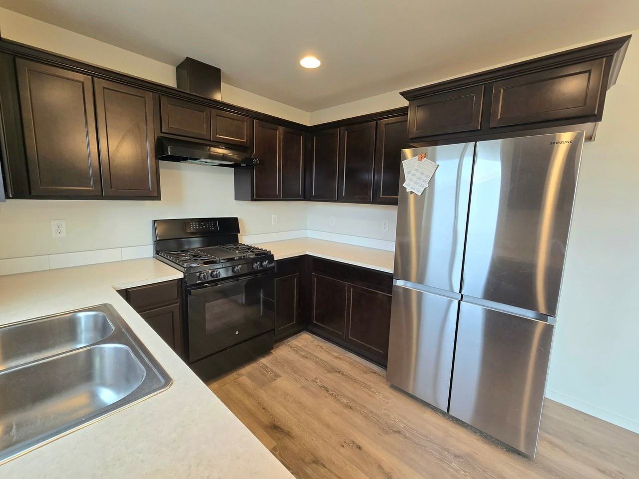 4306 68th Dr Ne - Photo 6 of 17