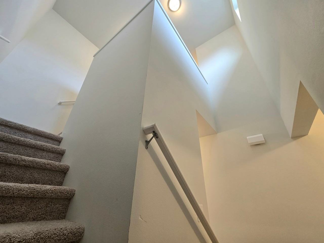 4306 68th Dr Ne - Photo 7 of 17