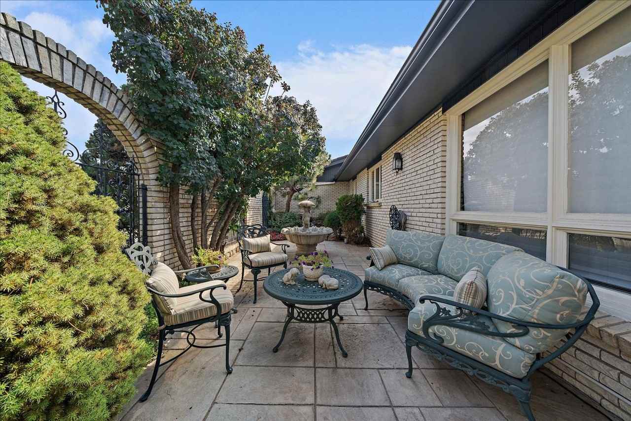 4183 S Eudora St - Photo 5 of 50