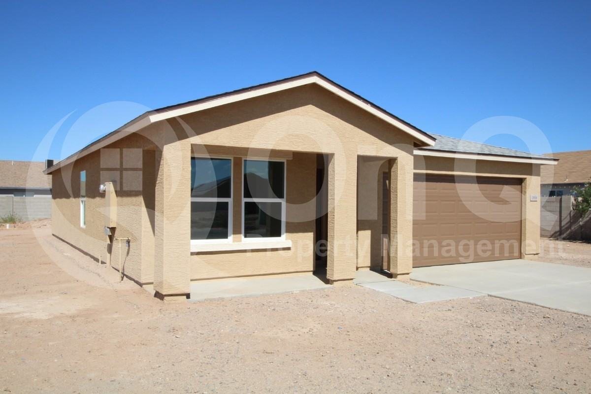 10858 W Arvada Dr - Photo 2 of 13