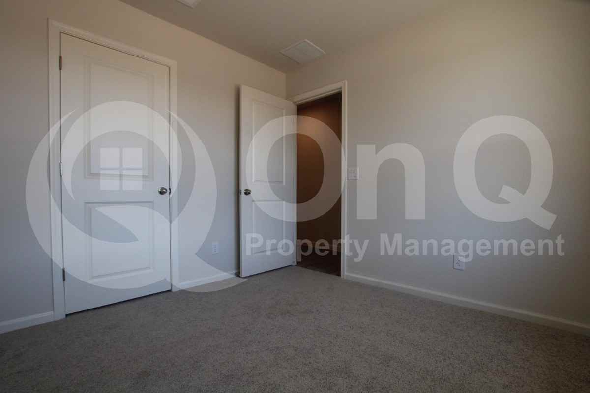 10858 W Arvada Dr - Photo 6 of 13