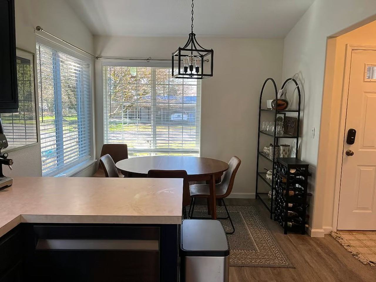 220 Sw 3rd St - Photo 3 of 23