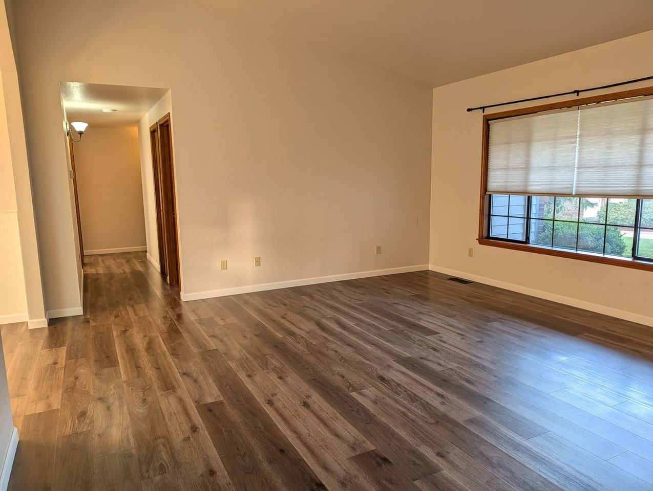 4004 Moody Pl - Photo 2 of 14