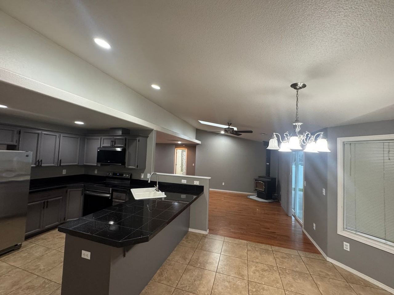 509 Chelan Ave - Photo 4 of 50