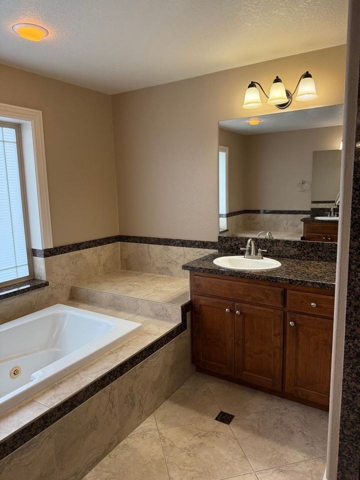 12301 Ne 104th St - Photo 6 of 39