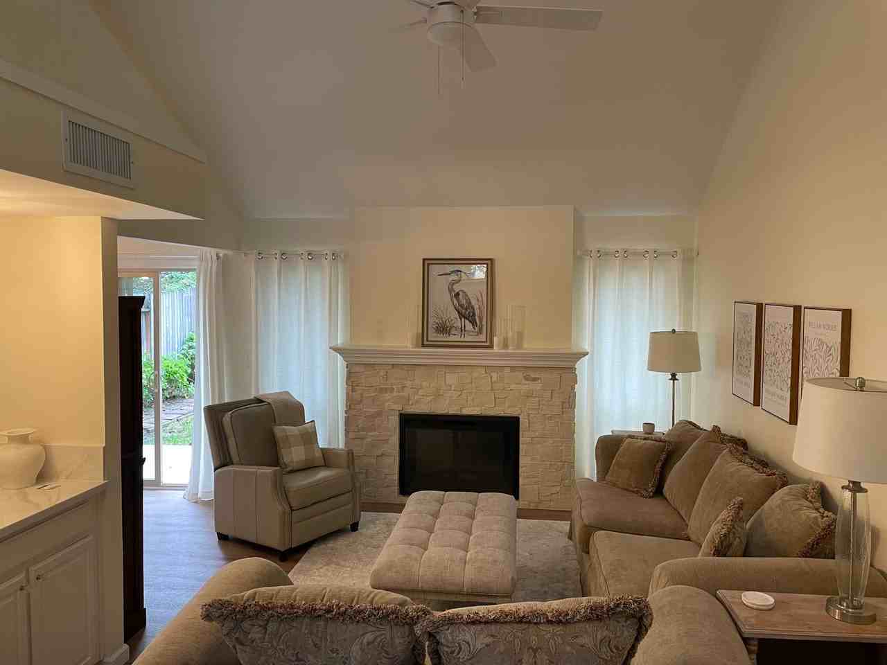 2646 Driftwood Ct - Photo 2 of 18