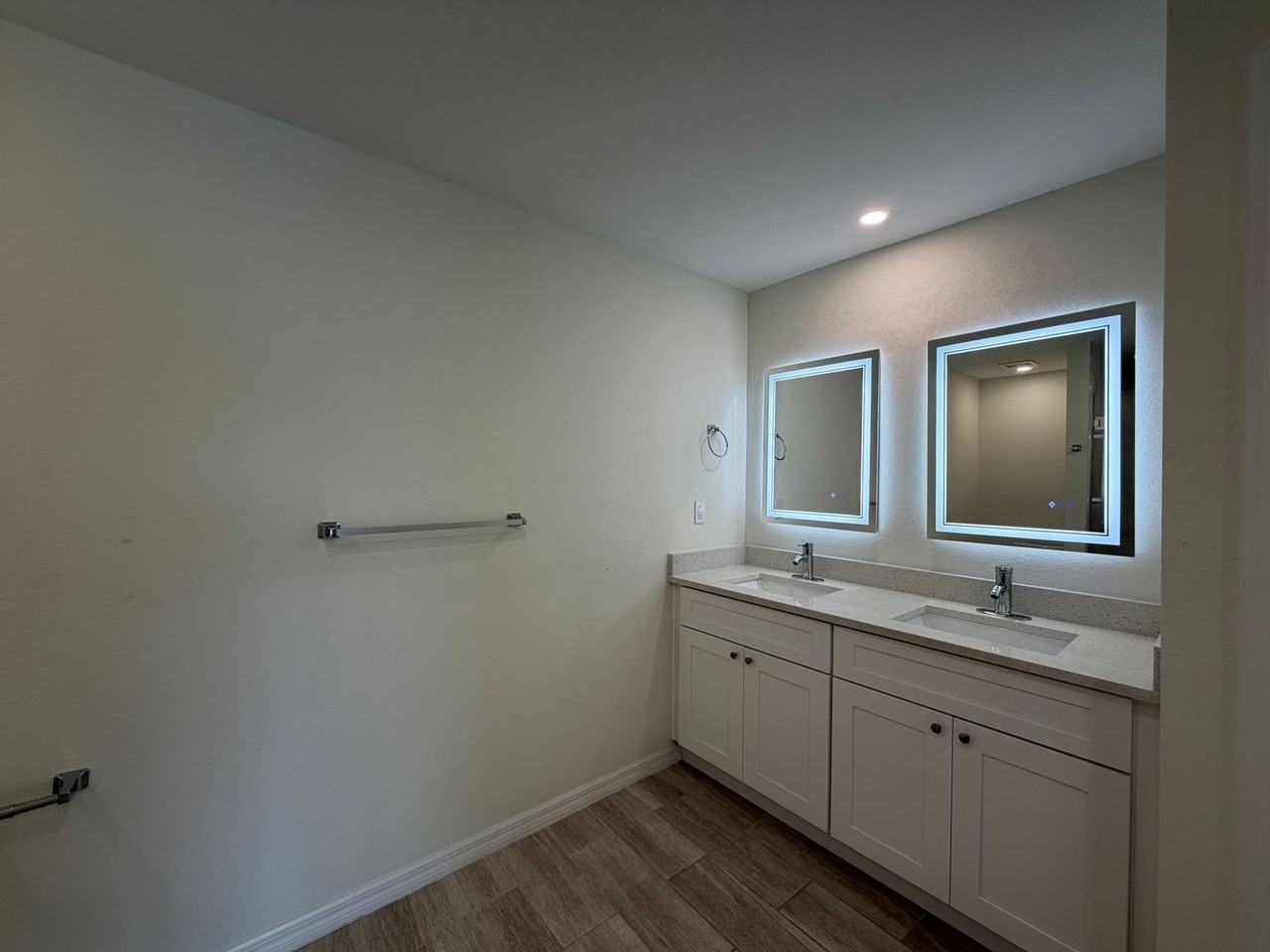 1018 Vogiantzis Pkwy - Photo 3 of 20