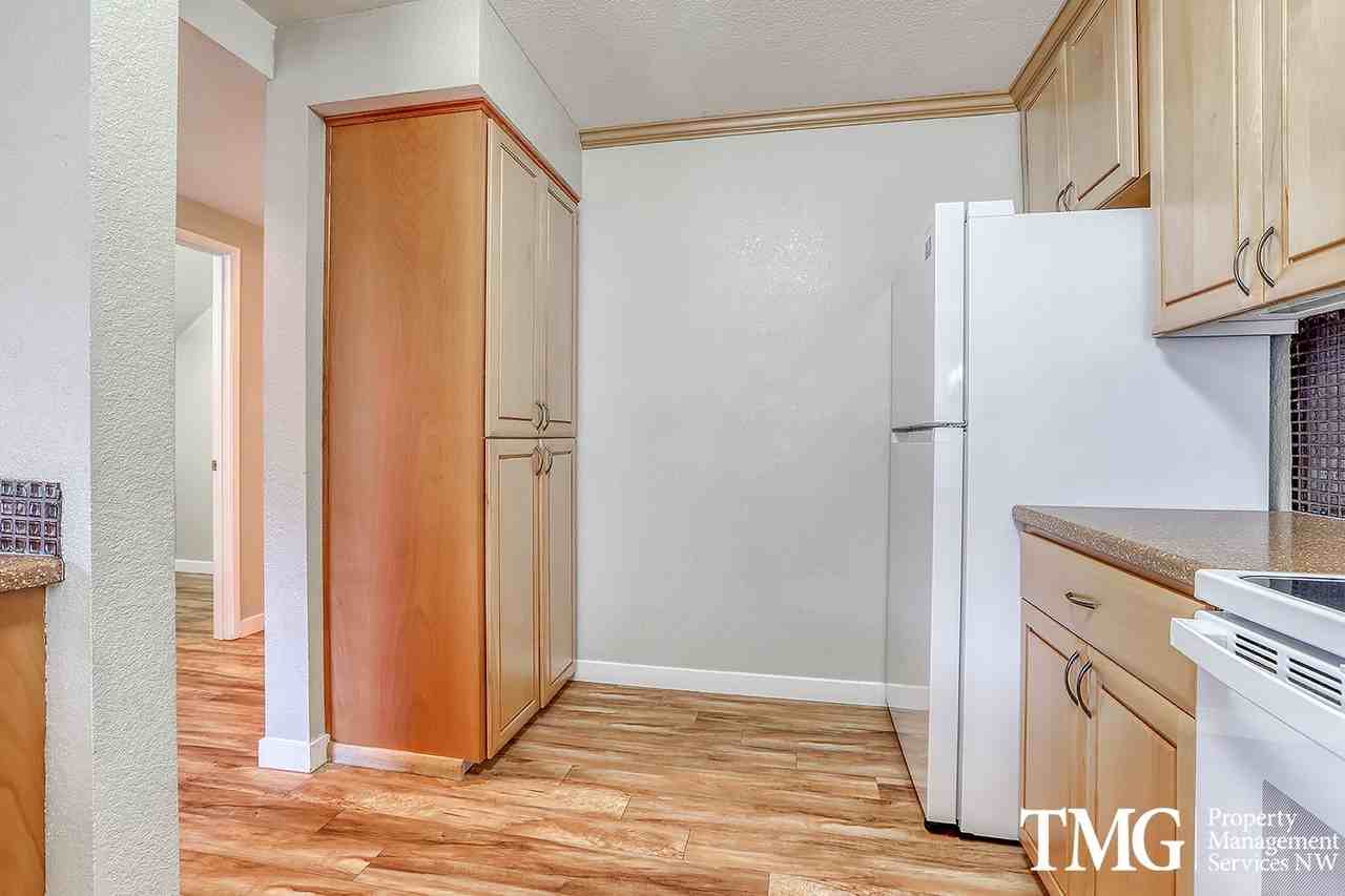 4701 Ne 77th Ave #E20 - Photo 7 of 12