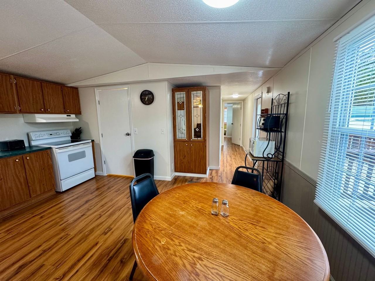 316 Moores Dr - Photo 3 of 15