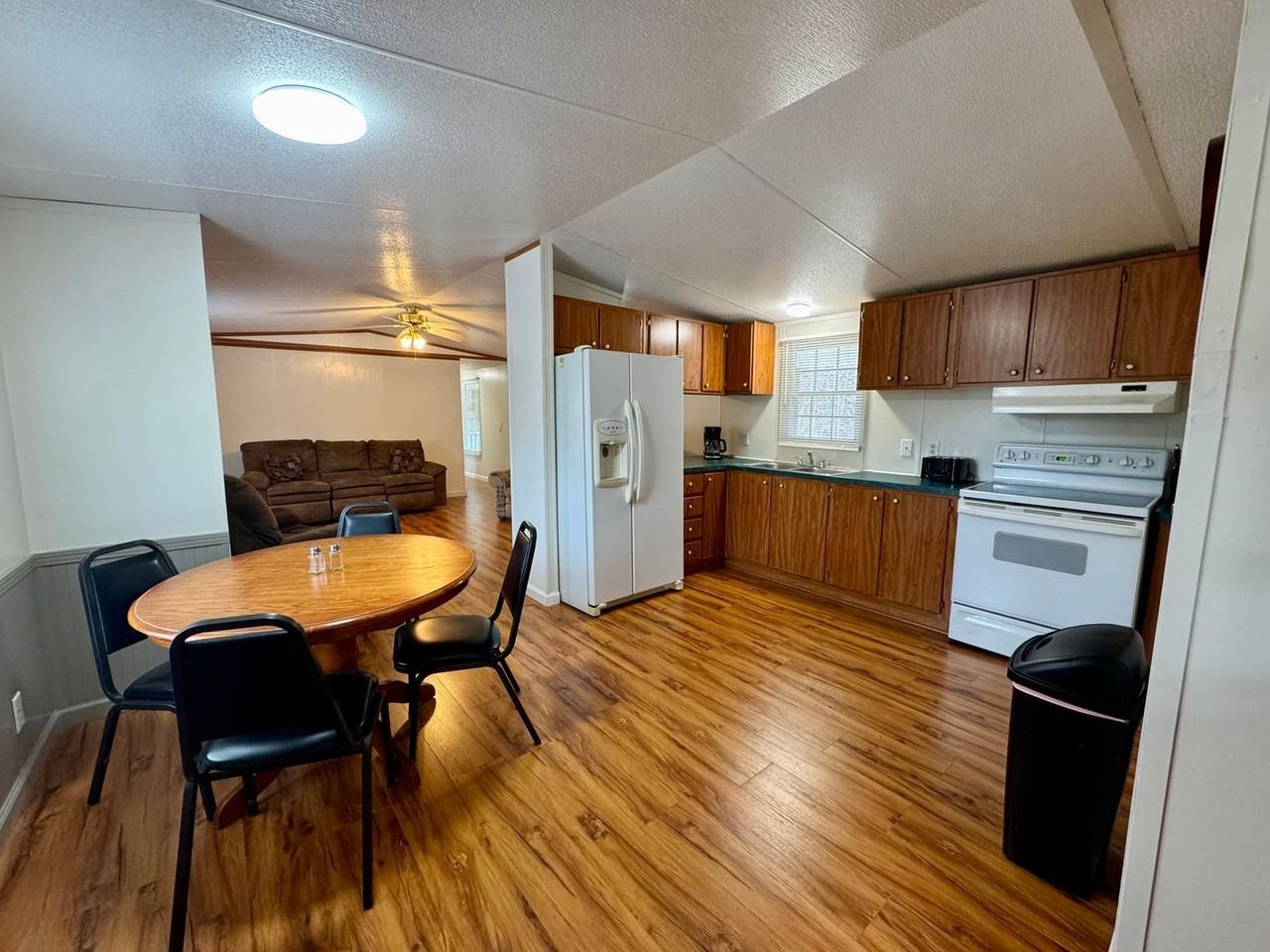 316 Moores Dr - Photo 4 of 15