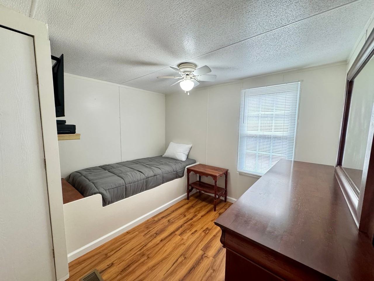 316 Moores Dr - Photo 6 of 15