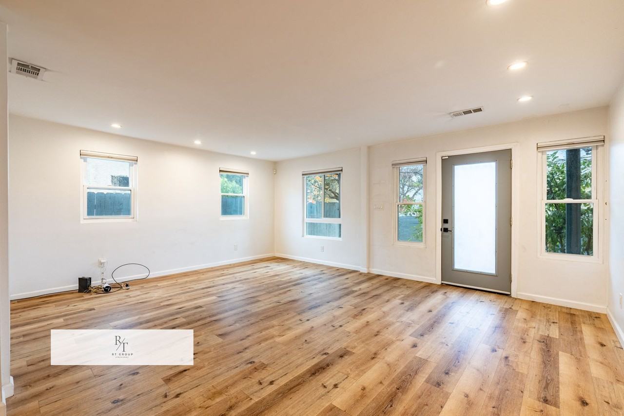 2346 Birkdale St - Photo 3 of 27