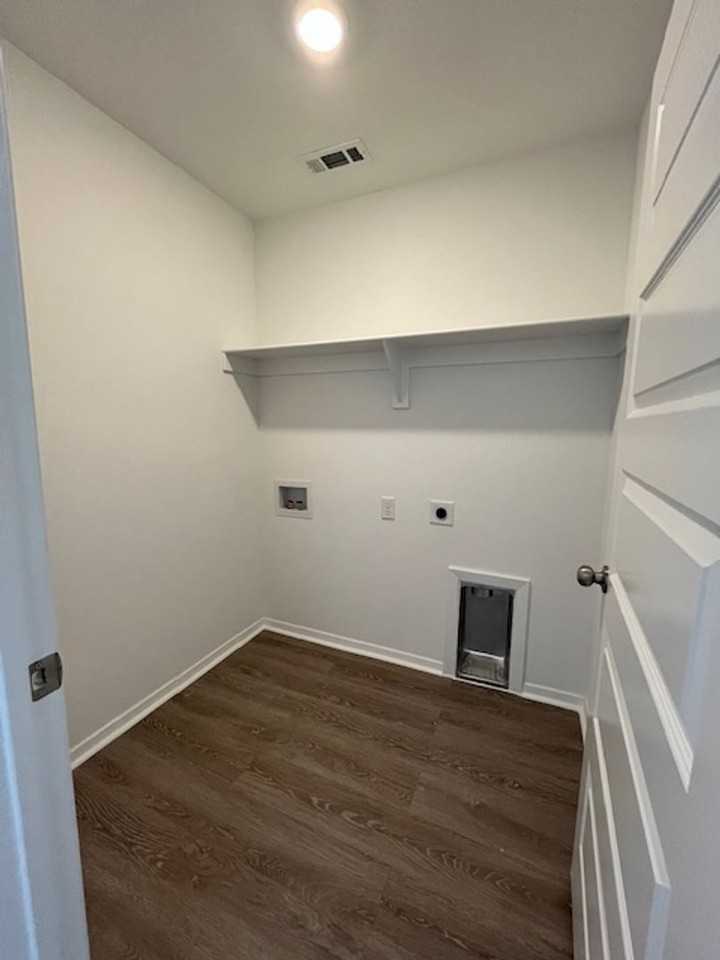2749 Biddie St - Photo 4 of 9