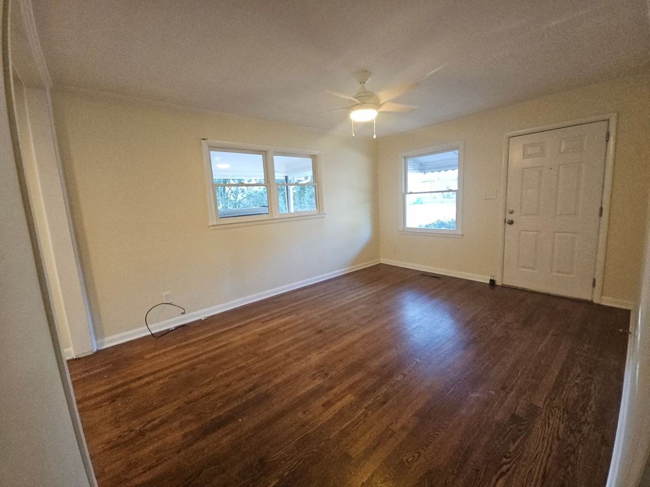 520 Floyd Dr Se - Photo 4 of 12