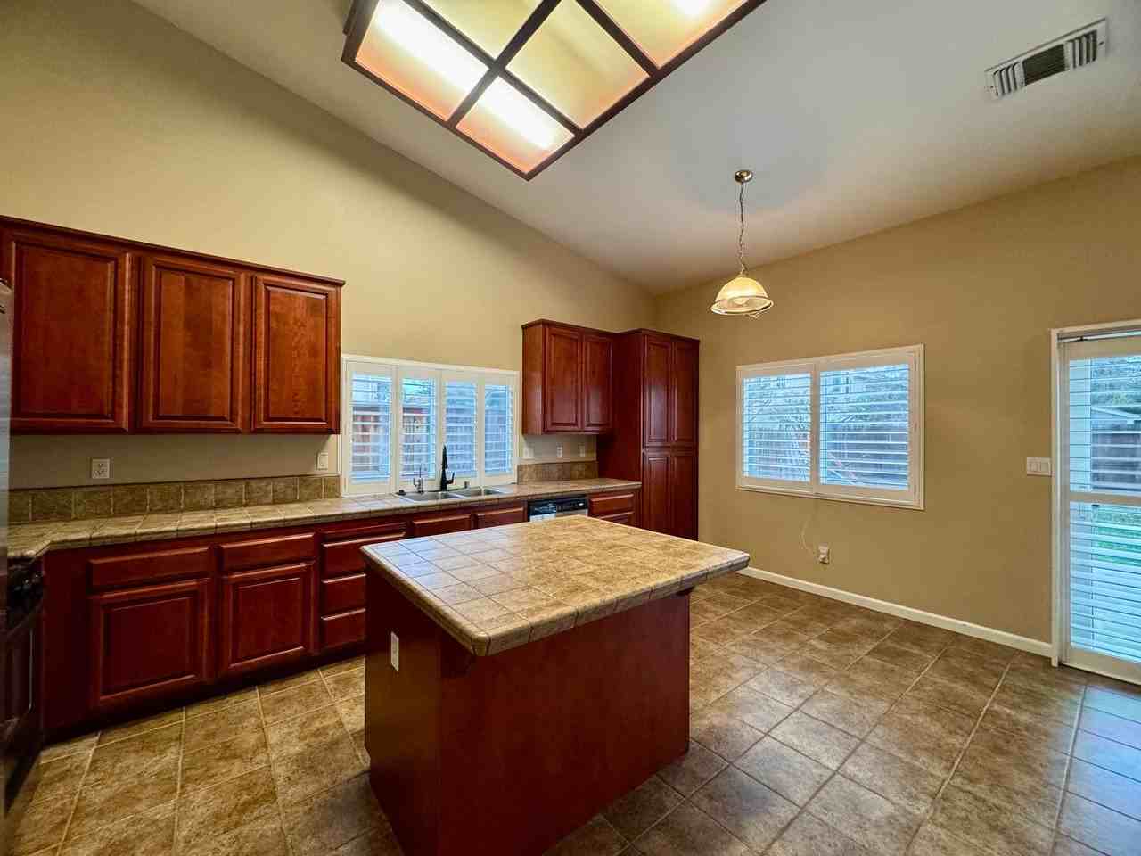 9801 Orino Ct - Photo 7 of 43