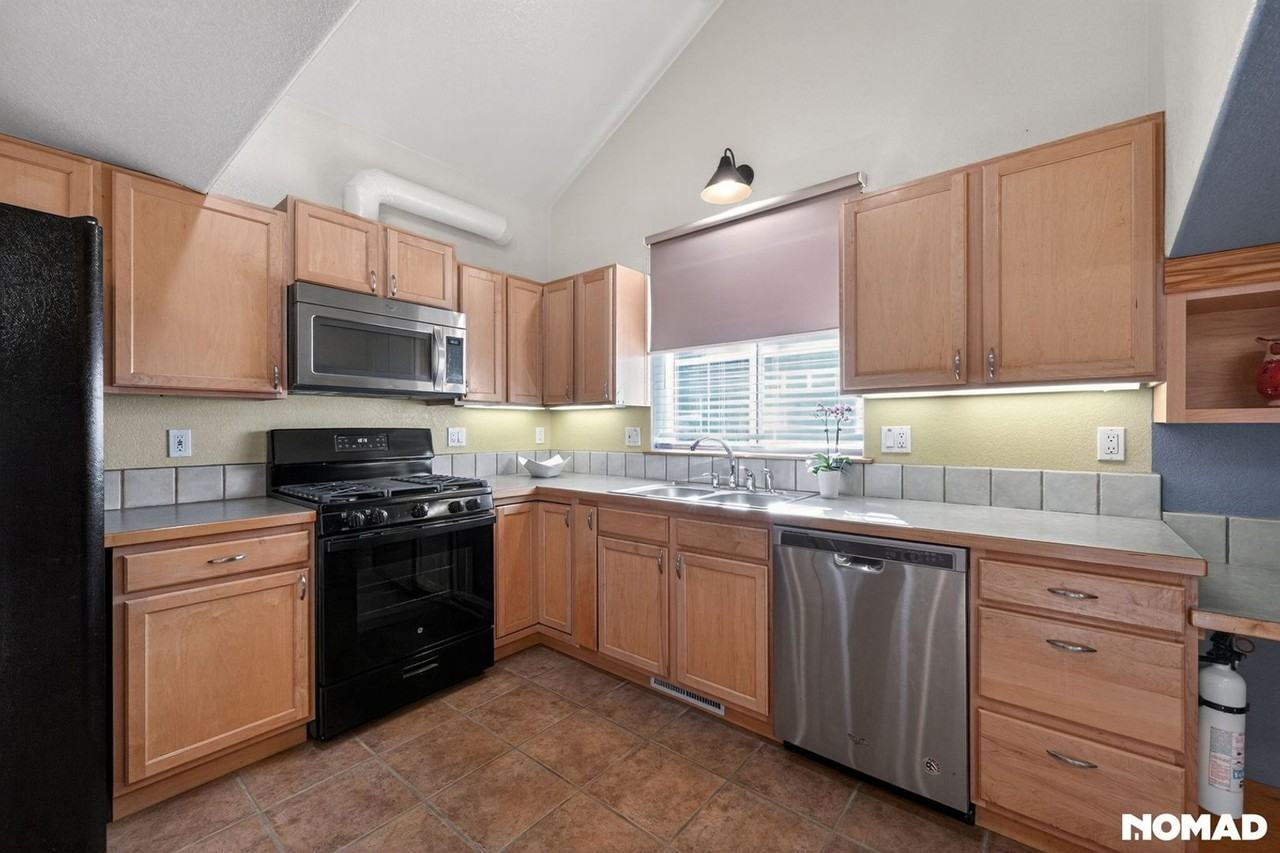 230 Briggs St - Photo 2 of 31