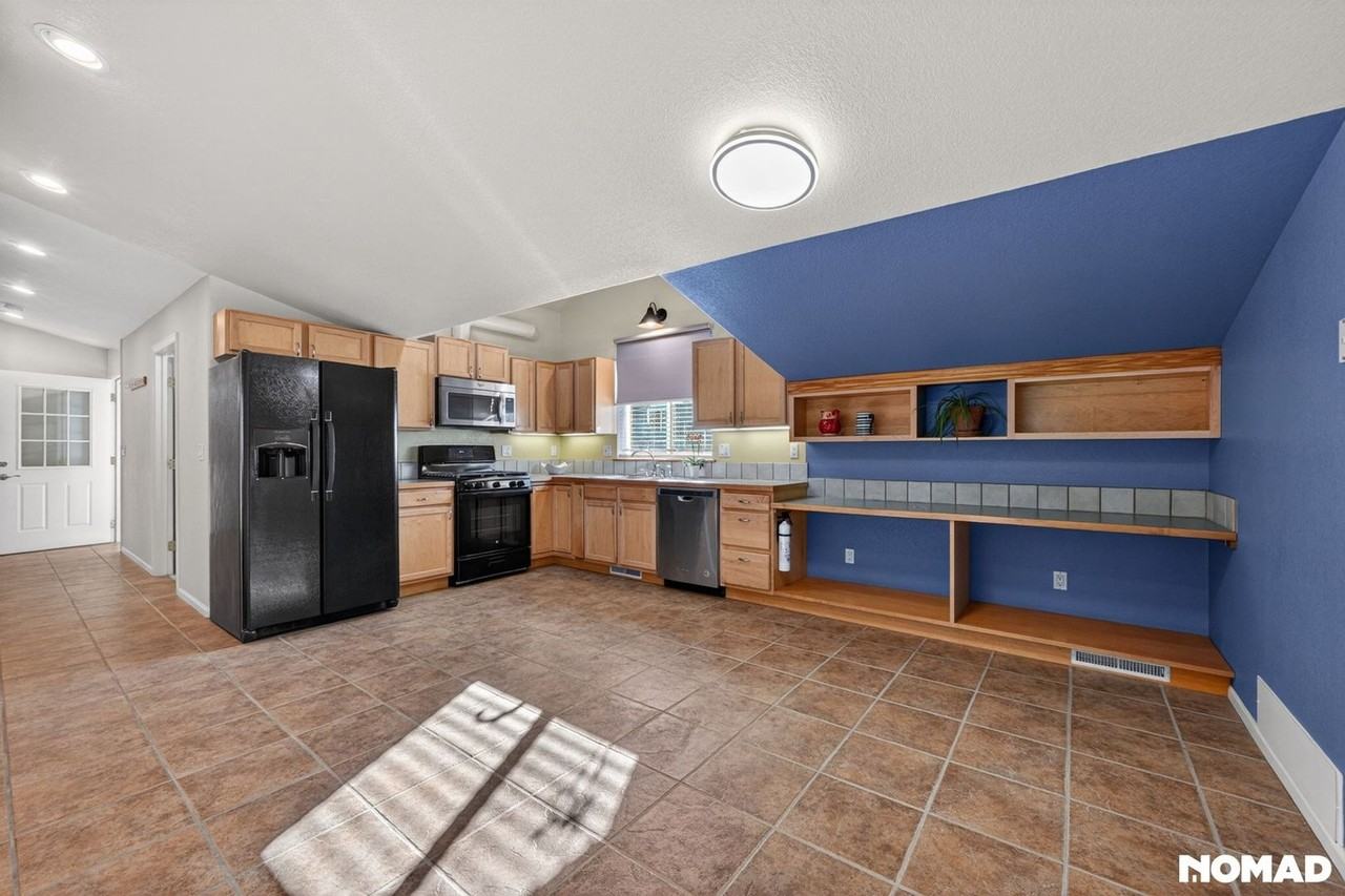 230 Briggs St - Photo 6 of 31