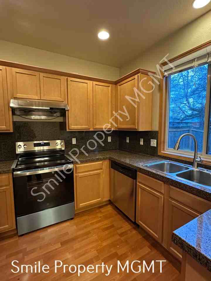 1412 Se 84th Ave - Photo 4 of 14