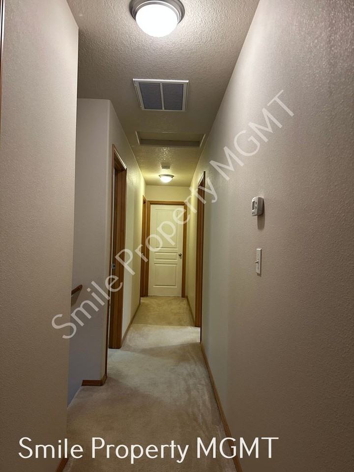 1412 Se 84th Ave - Photo 7 of 14