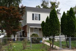 featured image of 1012 1012 E W Hwy