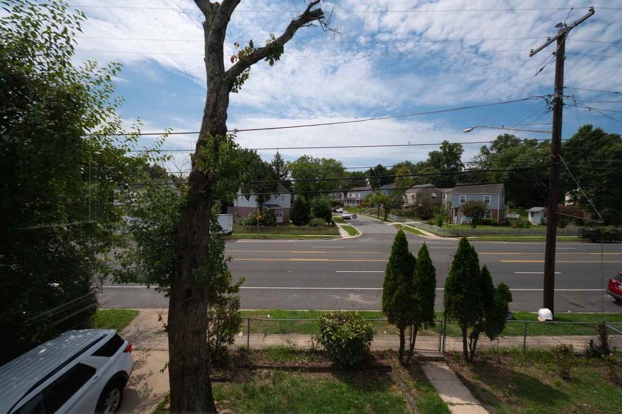 1012 1012 E W Hwy - Photo 2 of 26