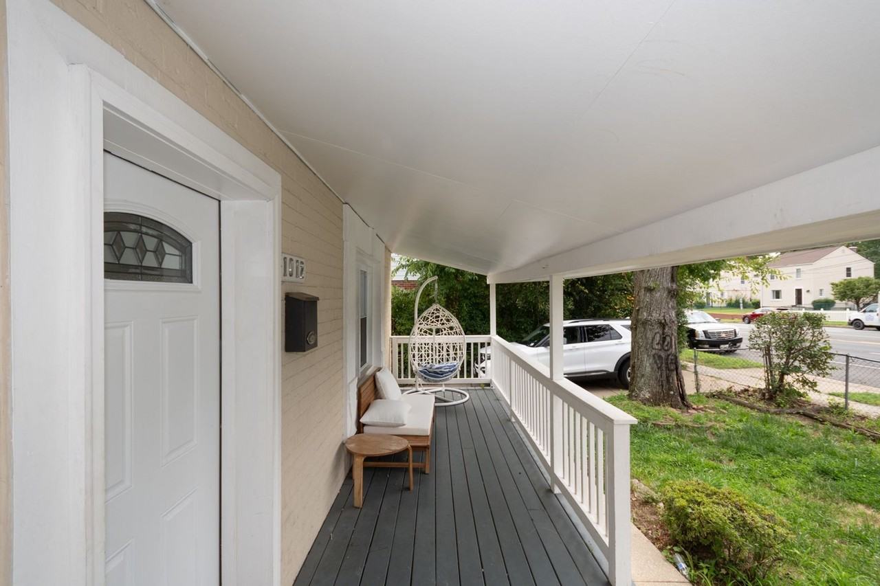 1012 1012 E W Hwy - Photo 5 of 26