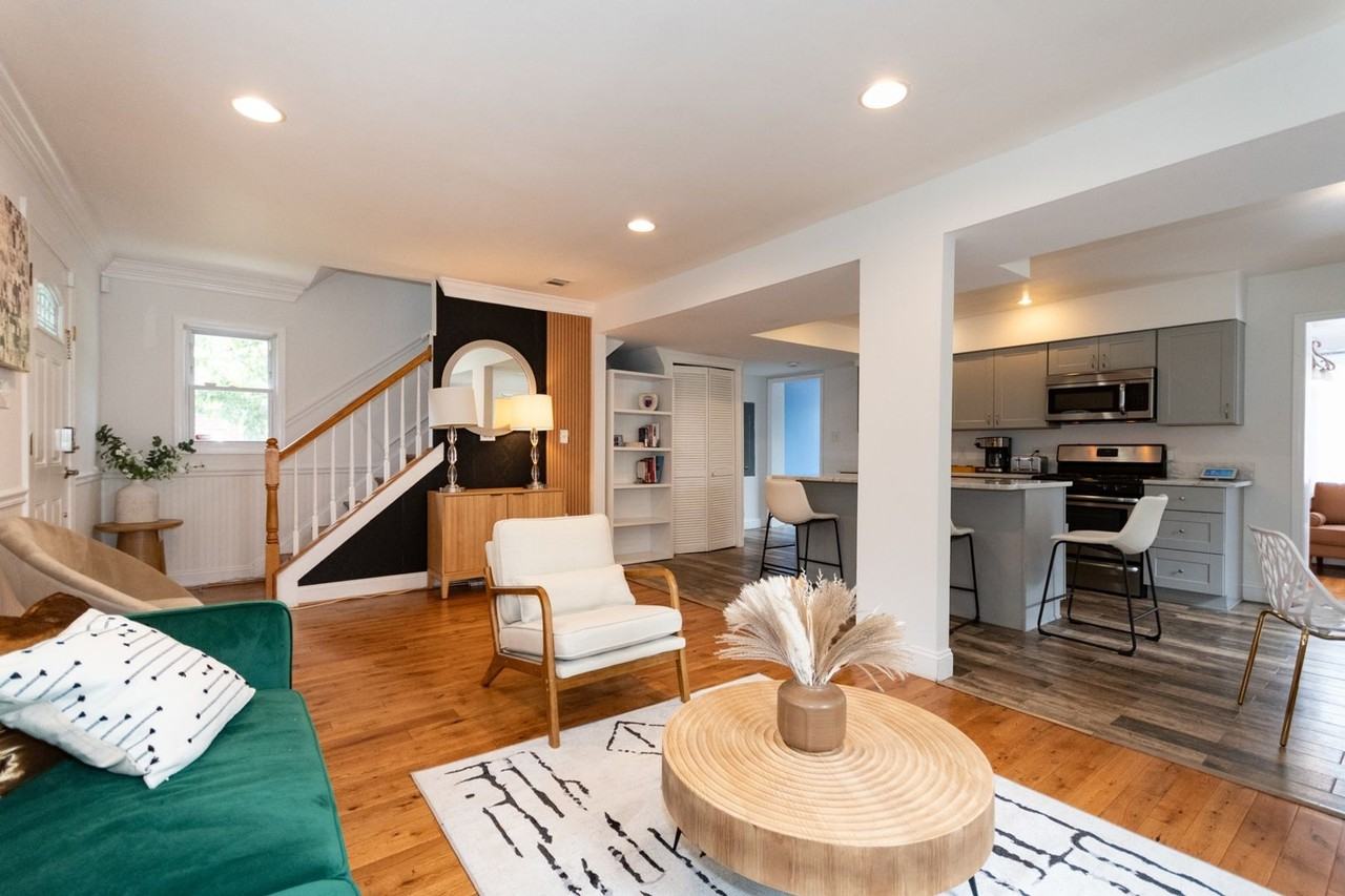 1012 1012 E W Hwy - Photo 6 of 26