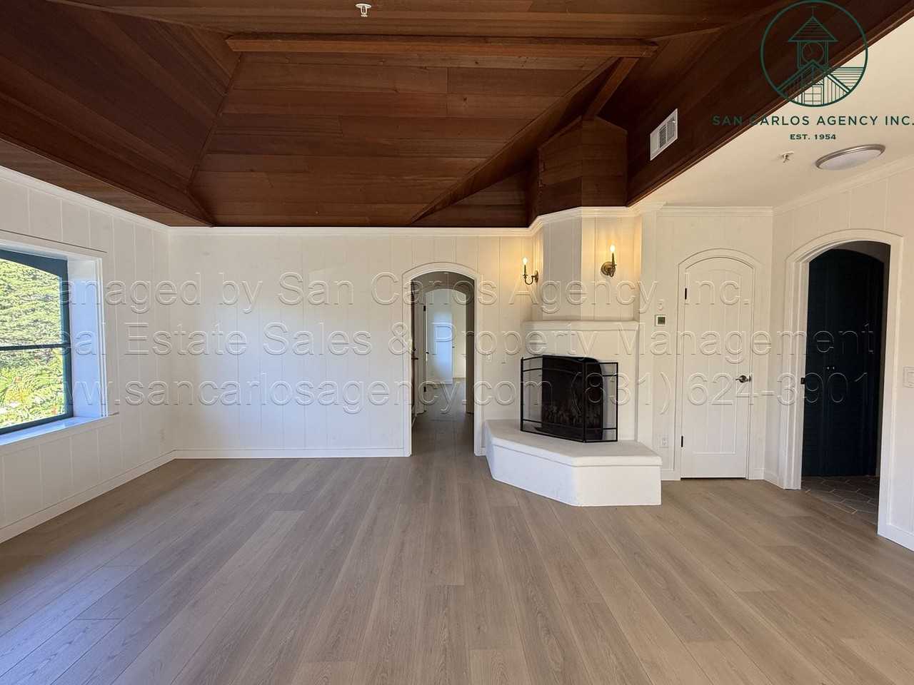 102 Corona Rd - Photo 7 of 25