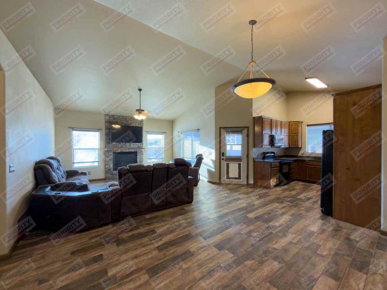 2121 Big Lost Dr - Photo 2 of 23