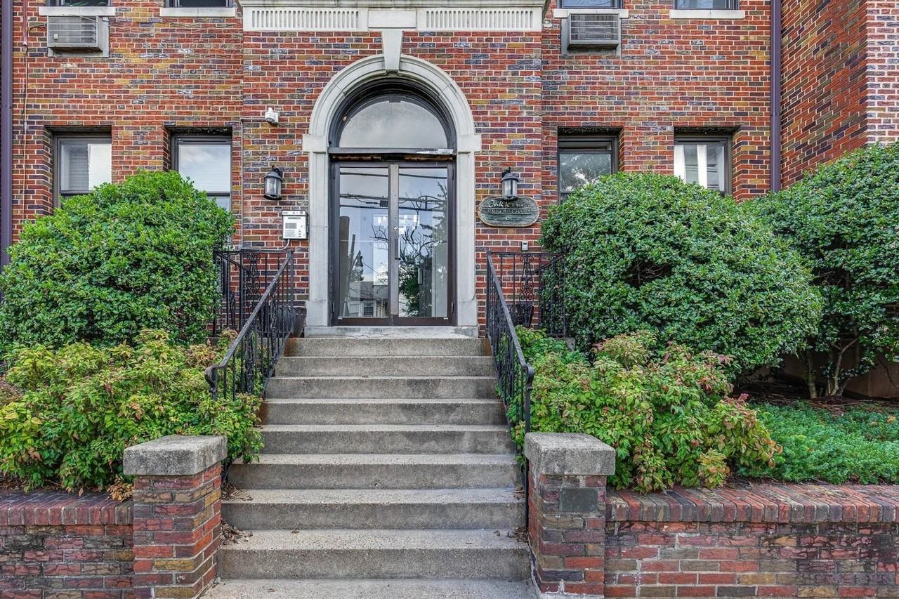 3719 12th St Ne - Photo 2 of 14