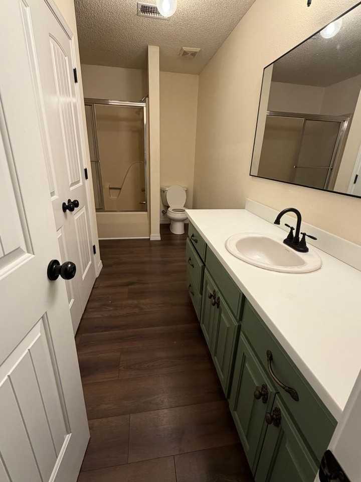 220 Norwood Dr - Photo 7 of 13