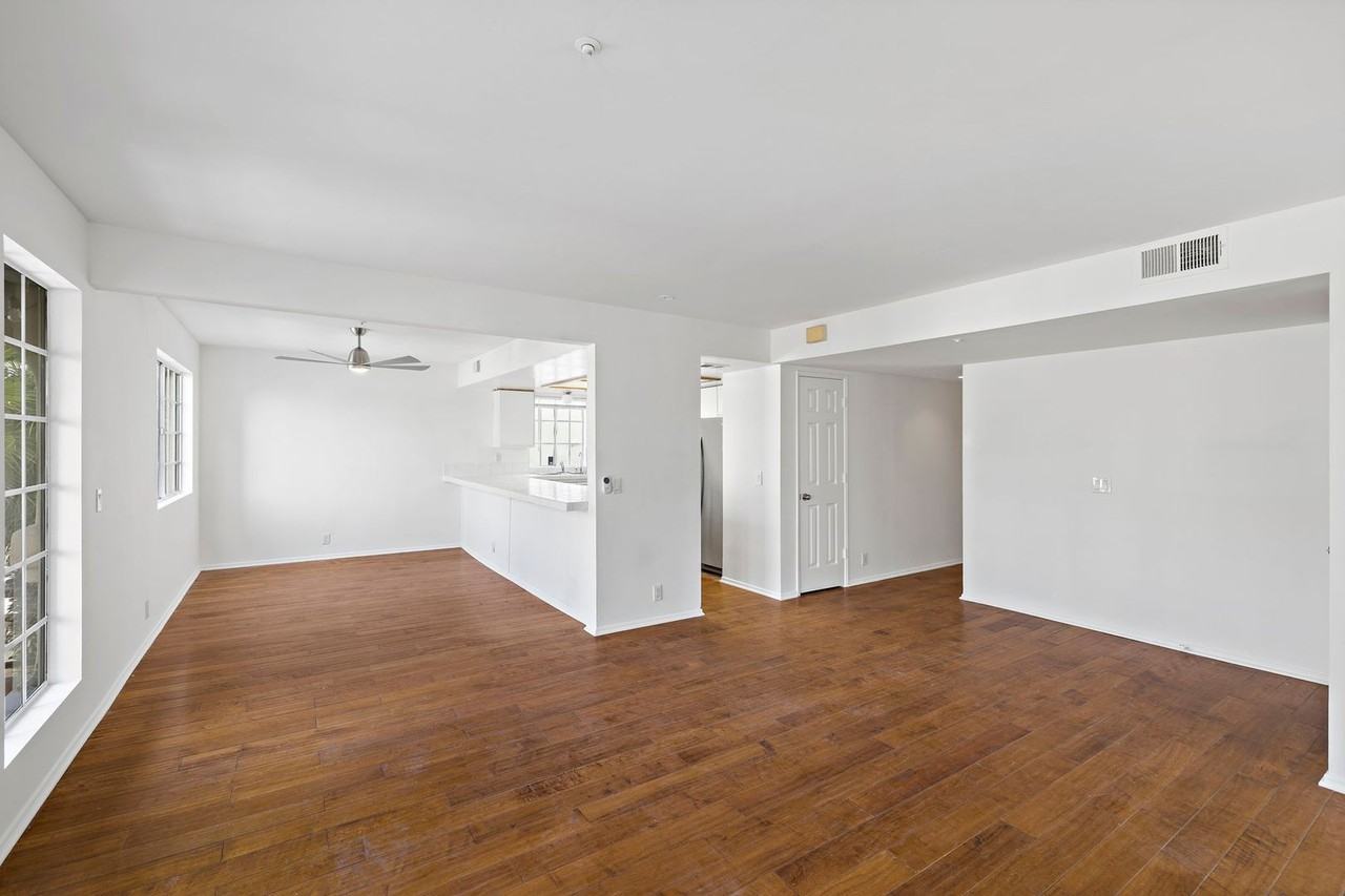 501 Avenida Victoria - Photo 3 of 21