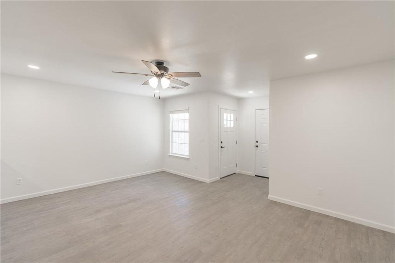 785 Ne 4th St - Photo 4 of 19