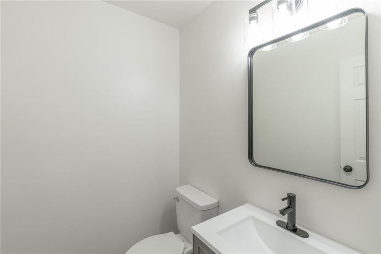 785 Ne 4th St - Photo 6 of 19